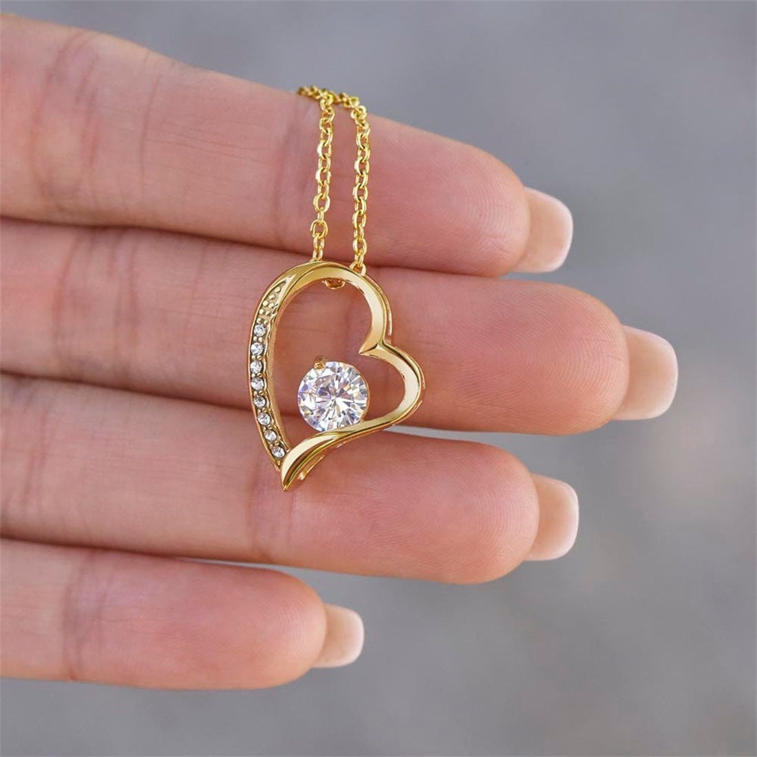 🎄 Make Her Christmas Unforgettable — The Forever Heart Necklace ❄️💖